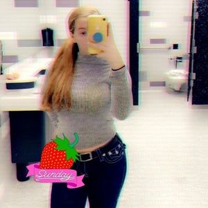 Meet your Posher, Chloe